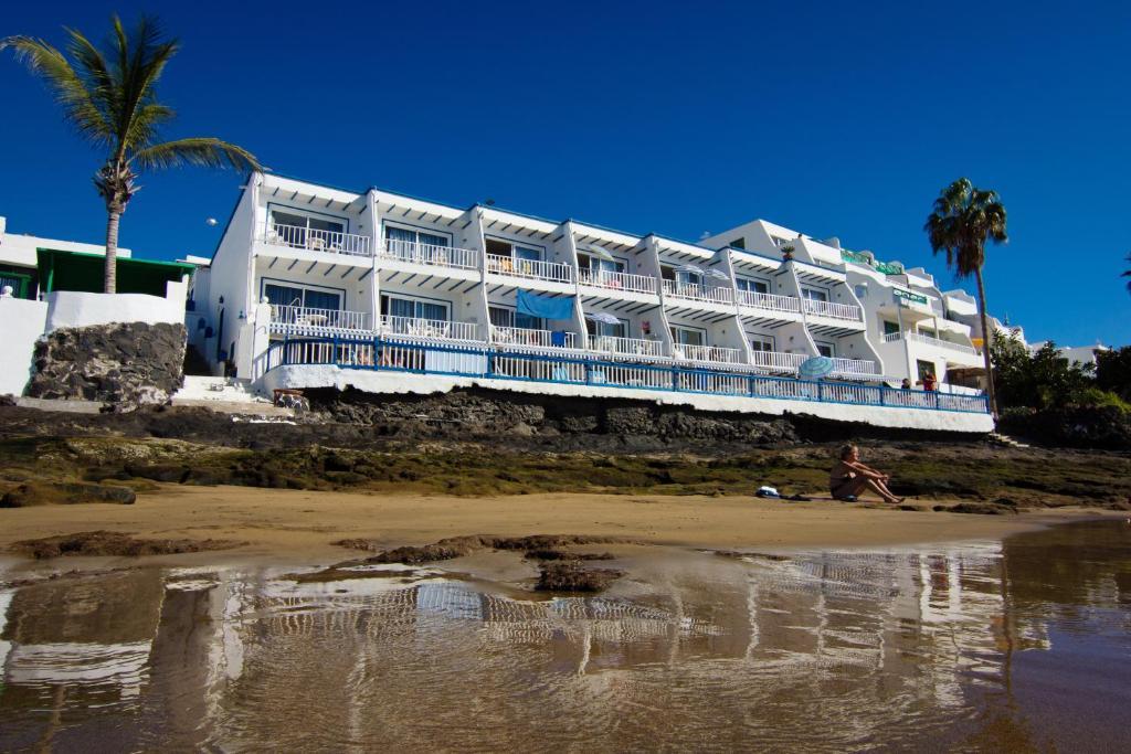 Apartamentos Cabrera Puerto del Carmen  Exterior photo